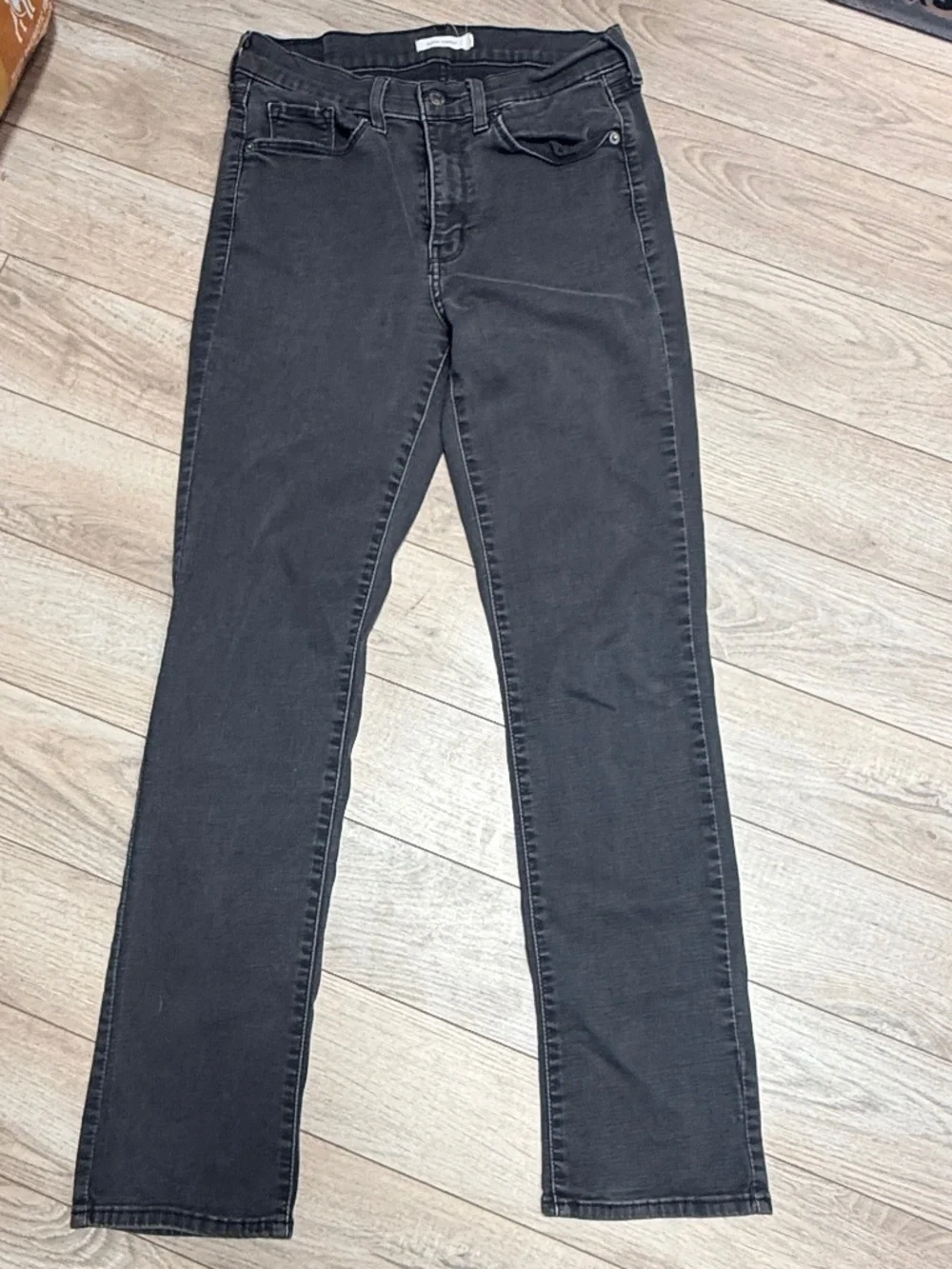 Levi’s classic straight black Jeans size 29/32